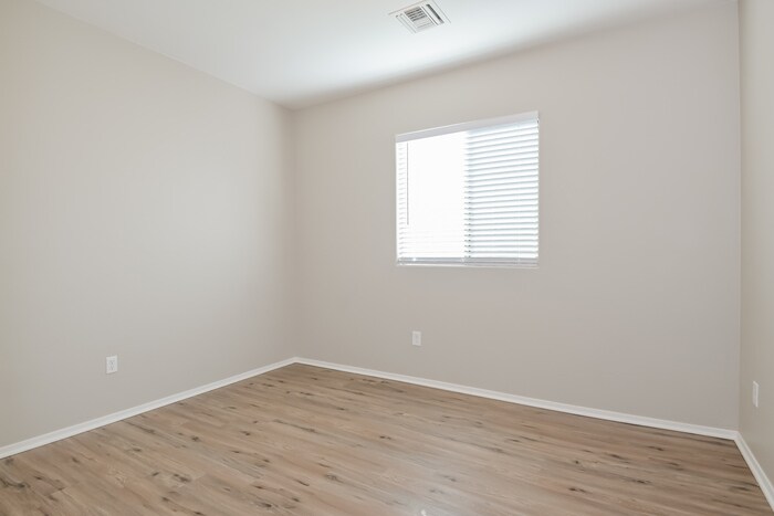 Building Photo - 171 W Calle Gota