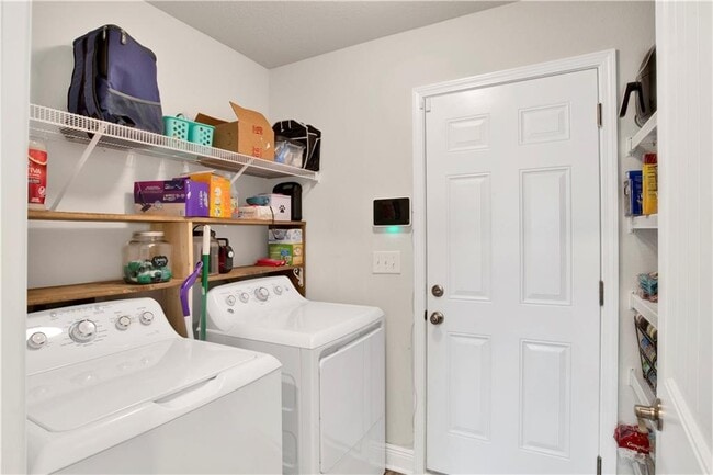 Building Photo - 2051 Whitebark Dr