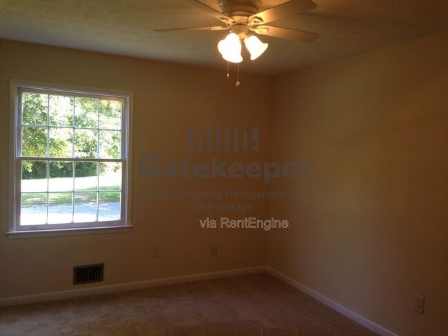 Building Photo - 695 Georgia Ave