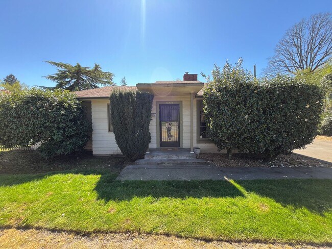 Building Photo - Charming 3-Bedroom Home with Bonus Room in Prime Beaverton Location Cedar Hills Neighborhood!!!