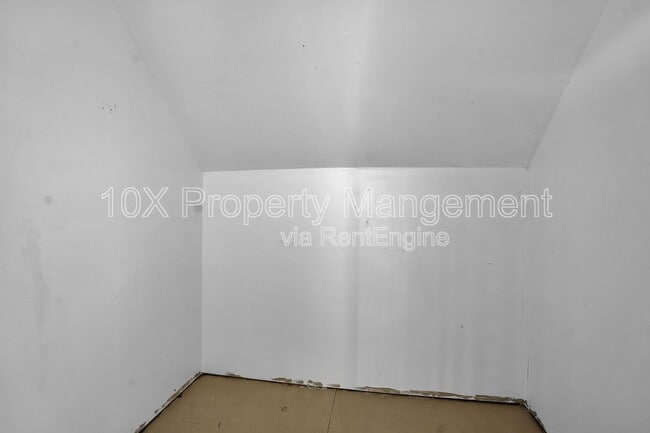 Building Photo - 705 Hidden Springs Dr