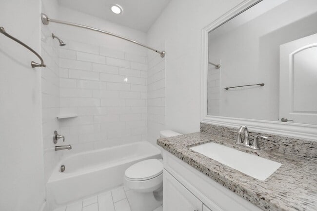 Building Photo - 1628 W 24th St
