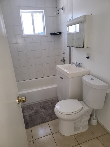 Building Photo - 36 Floyd St