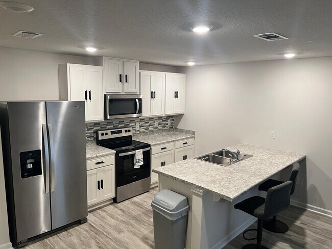 Building Photo - 3134 Van Day Way