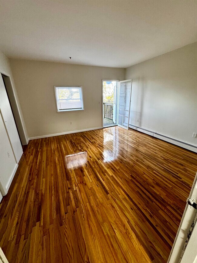 Building Photo - 722 Ocean Ave