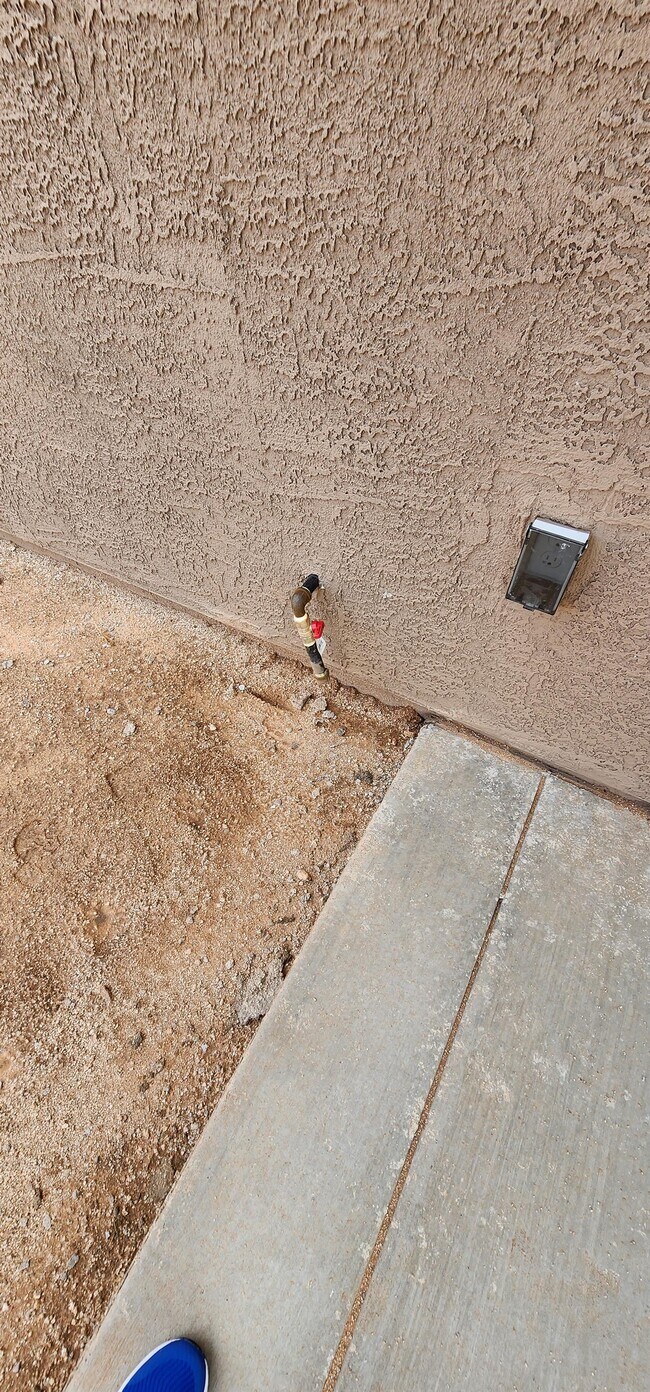 Building Photo - 7822 S Wolf Creek Dr