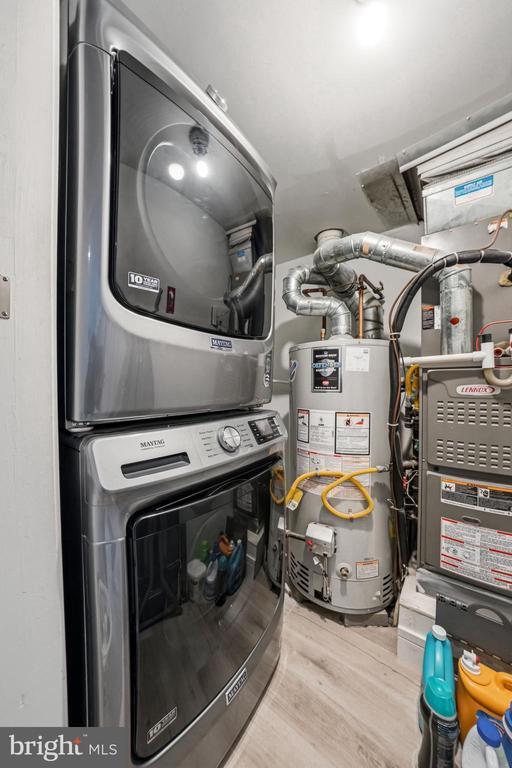 Building Photo - 3904 Fenwick Ln