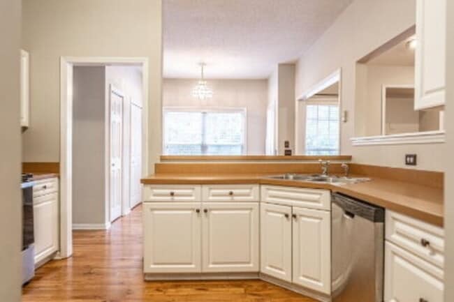 Building Photo - 1110 Devonshire Trail