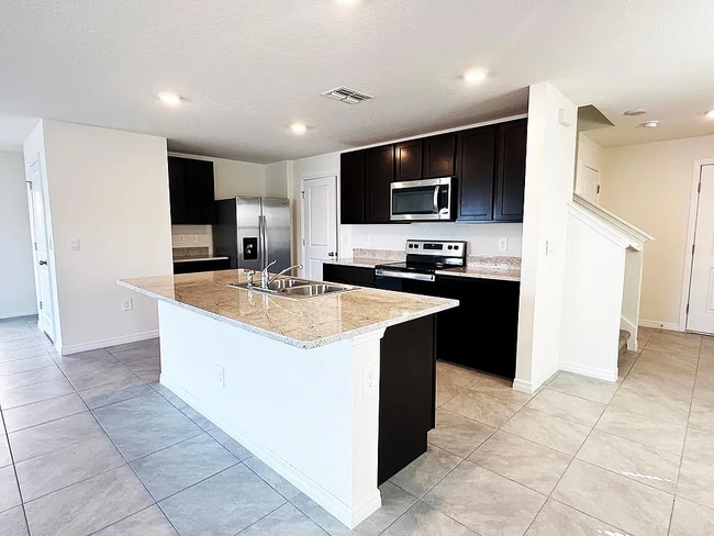 Building Photo - 5795 Cape Primrose Dr