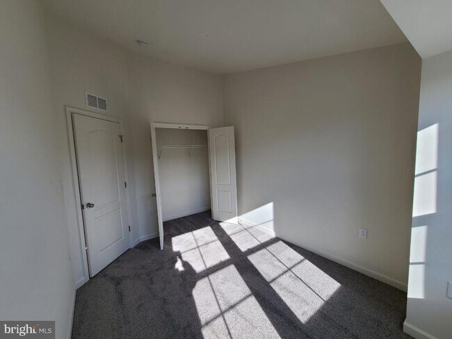 Building Photo - 108 Alderman Wy