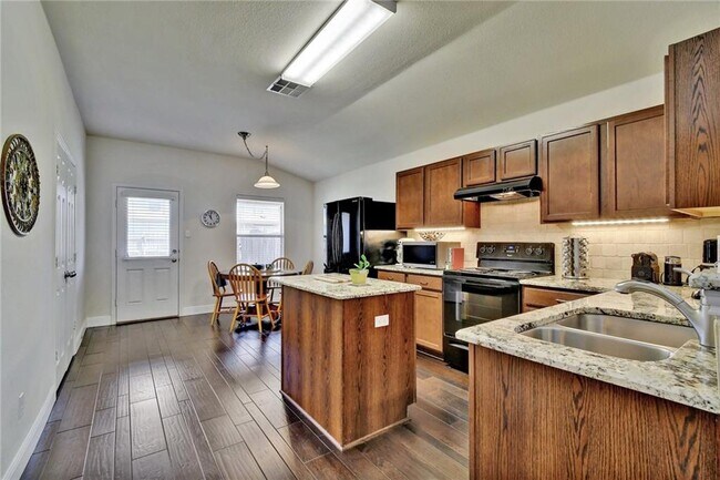 Building Photo - 124 Magpie Goose Ln