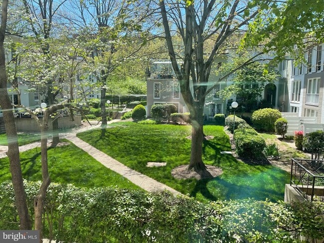 Primary Photo - 244 G St SW