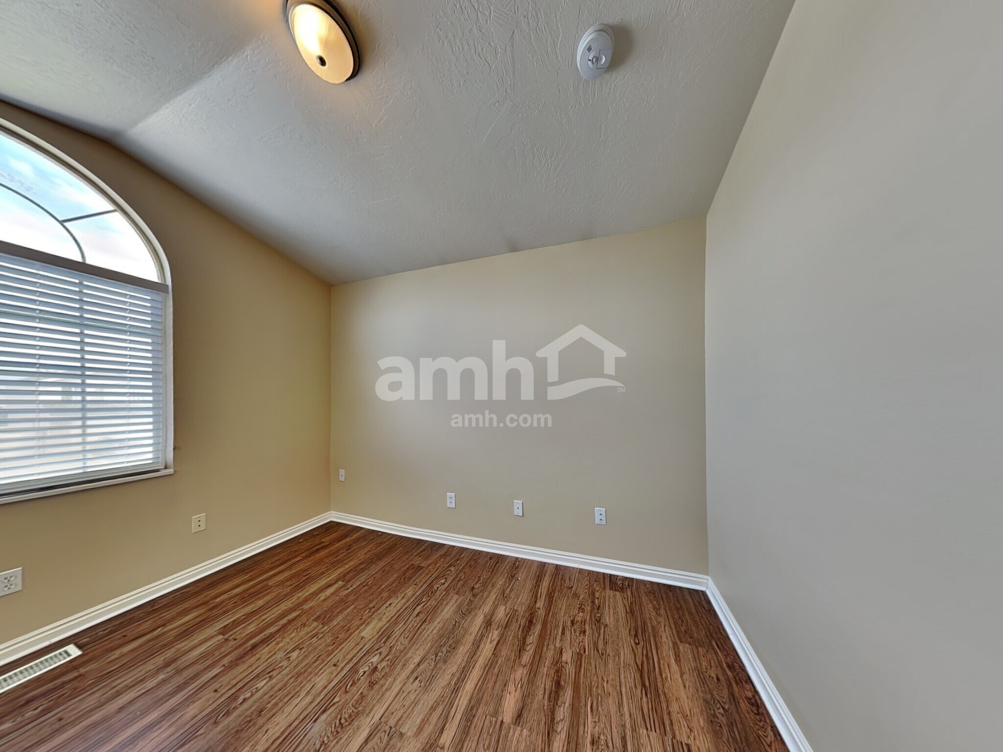 Building Photo - 6396 S Battle Creek Ct