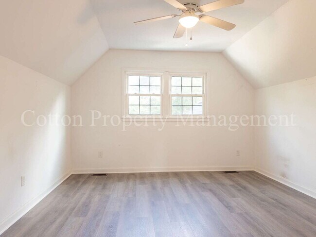 Building Photo - 824 Haymarket Ln