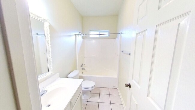 Building Photo - 14371 Whispering Oaks Dr