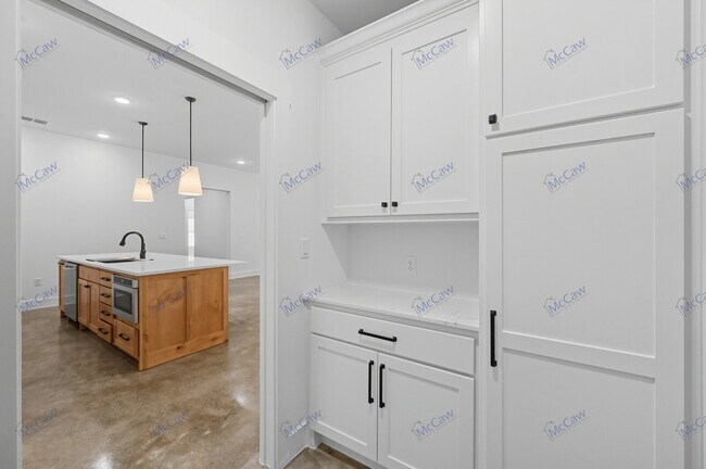 Building Photo - 102 Cardinal Wds