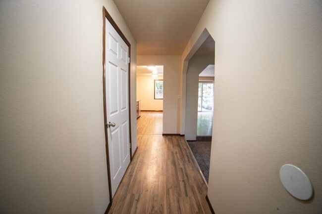 Building Photo - 3 Bedroom Home on Cul-De-Sac