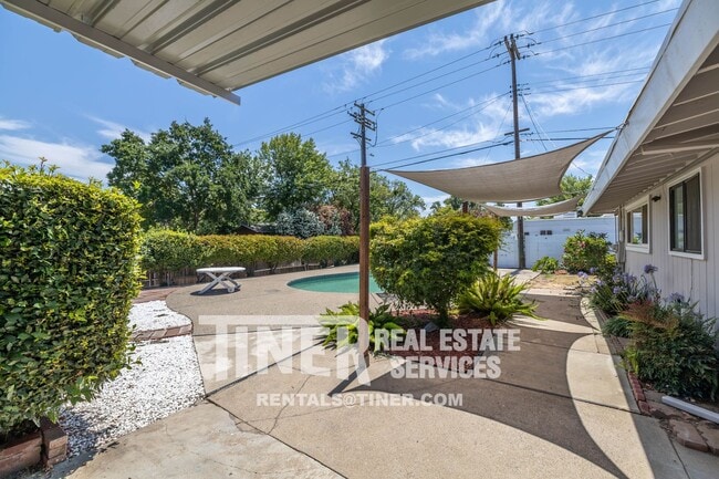 Building Photo - 8968 Talisman Dr