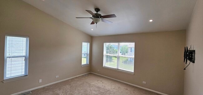 Building Photo - 481 Silver Charm Dr