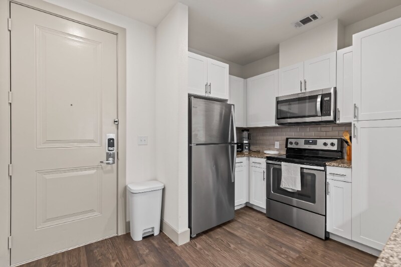 Building Photo - 3801 Vitruvian Way