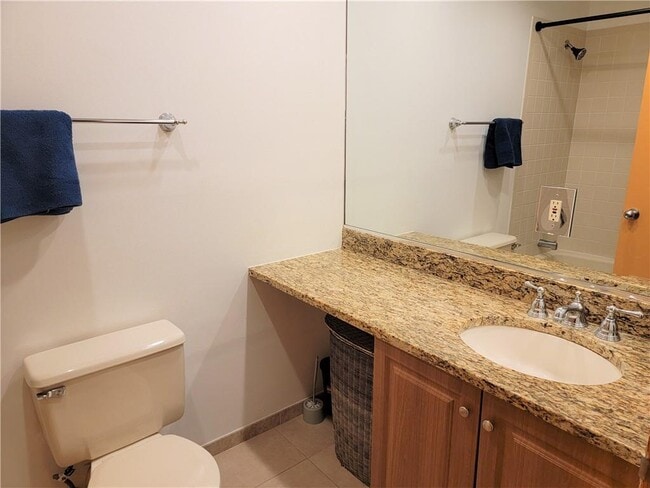 Building Photo - 1402 Villa Dr