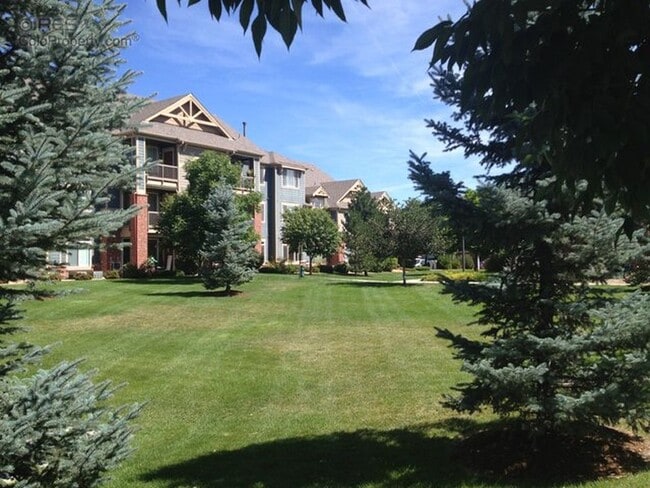 Building Photo - 804 Summer Hawk Dr