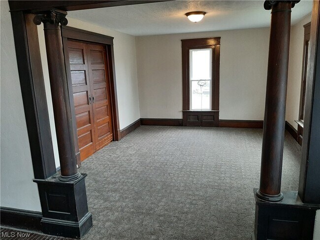 Building Photo - 114 S Wooster Ave