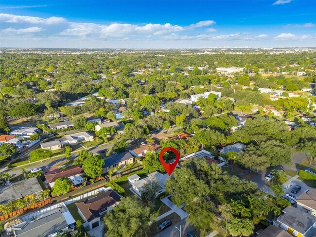 Building Photo - 333 Linwood Dr