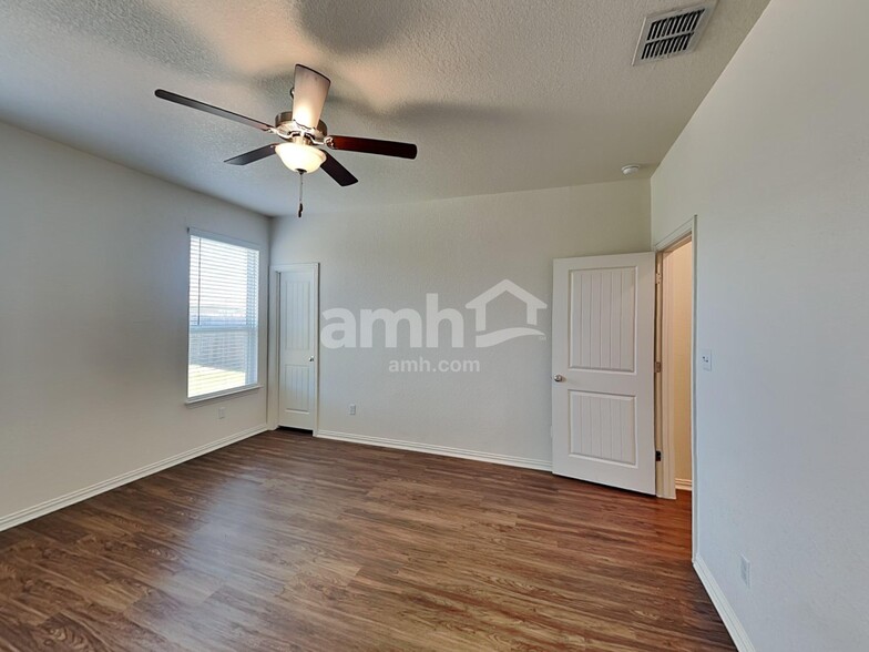 Building Photo - 280 Aspen Waters