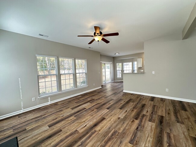 Building Photo - Completely renovated home located in Five ...