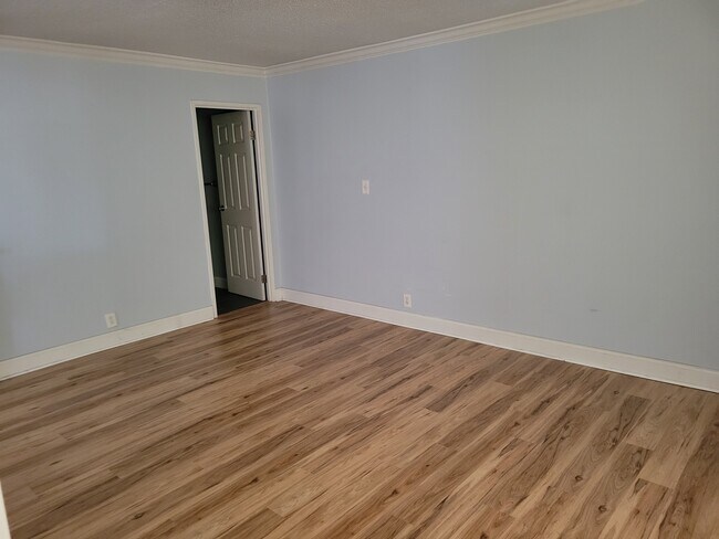 Building Photo - 1131 Stringers Ridge Rd