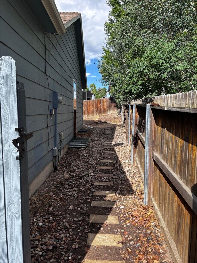 Building Photo - 5941 Corinth Dr