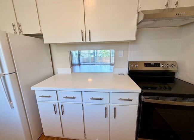 Building Photo - 1447 Kewalo St