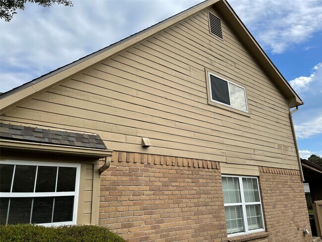 Building Photo - 2914 Arrowhead Dr