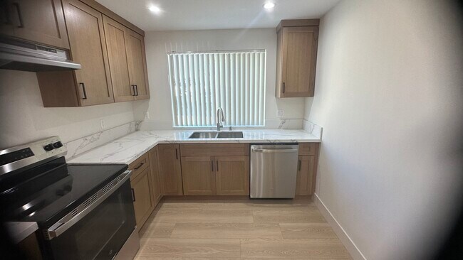 Building Photo - Reddy Properties Gardena # 2