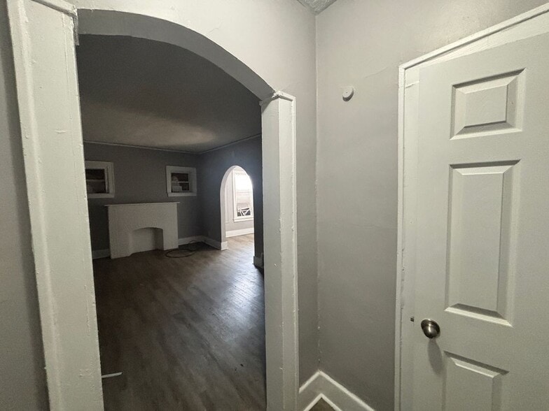 Building Photo - 15525 LaSalle St