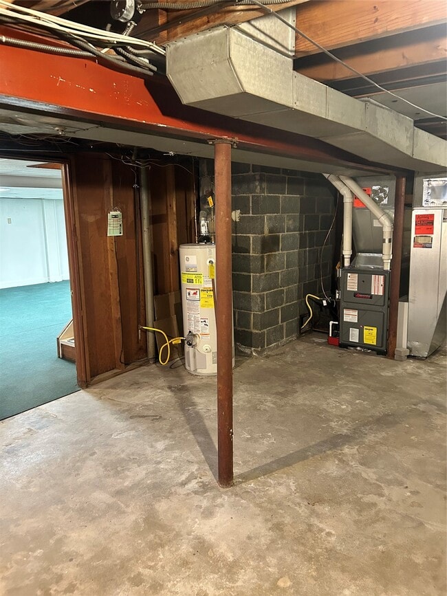 Building Photo - 74 Matthews St