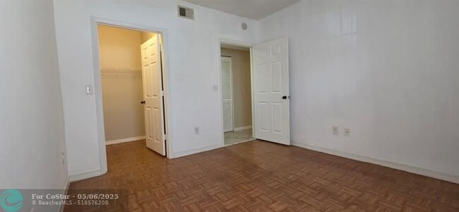 Building Photo - 10366 Fox Trail Rd S
