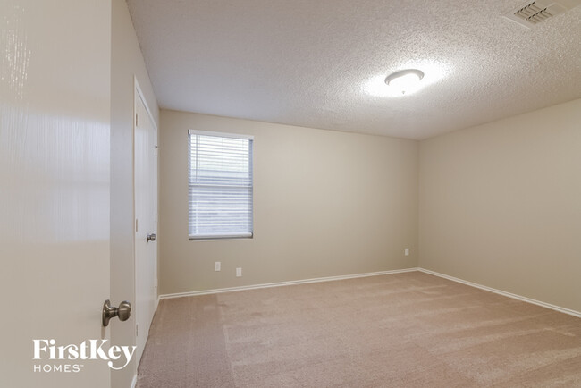 Building Photo - 634 Silvertop Rd