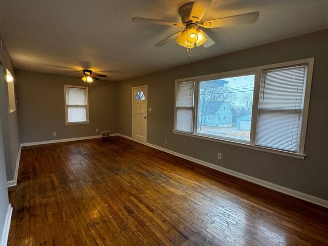 Building Photo - 11515 Hackett St