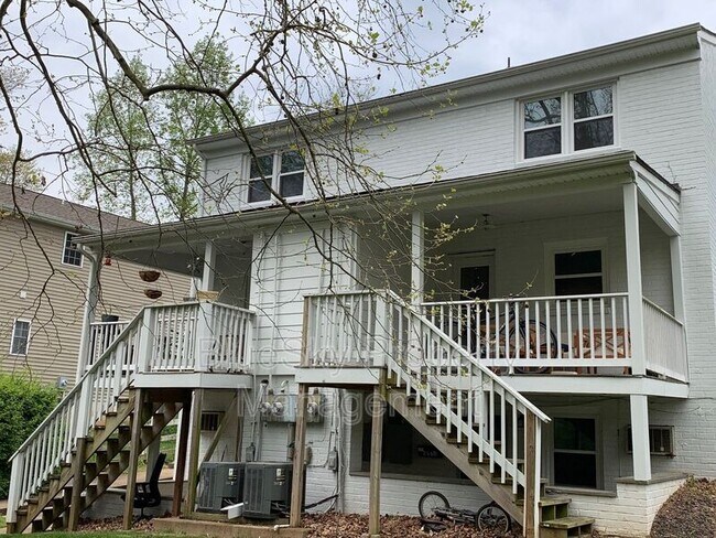 Building Photo - 256 Stribling Ave