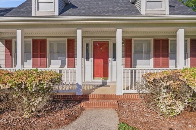Building Photo - Spacious 4BR with Beautiful Backyard Retreat!