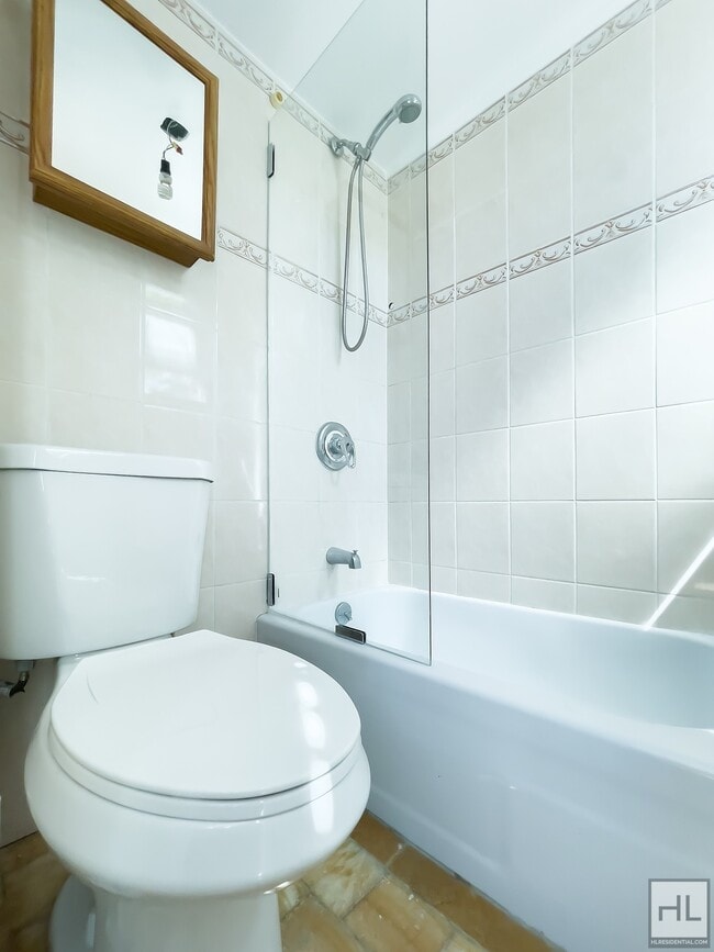Building Photo - DIAMOND STREET / Newly Renovated Classic R...