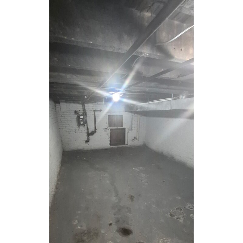 Building Photo - 647 S Pulaski St