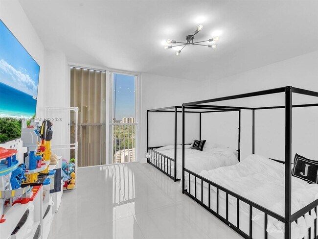 Building Photo - 19707 Turnberry Way