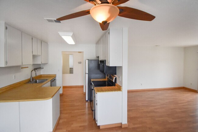 Building Photo - Welcome to Valley Crest Condos!