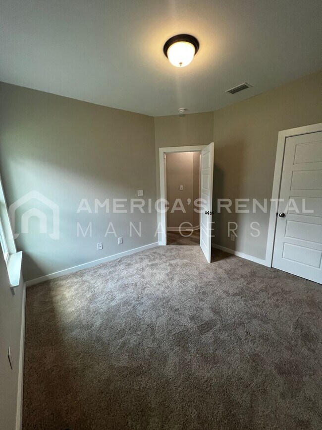 Building Photo - 311 Kennesaw Ave
