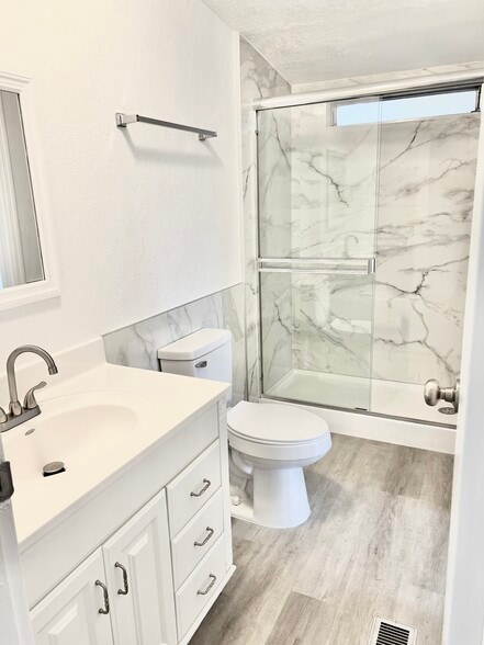 Building Photo - 14051 SE 63rd Ter