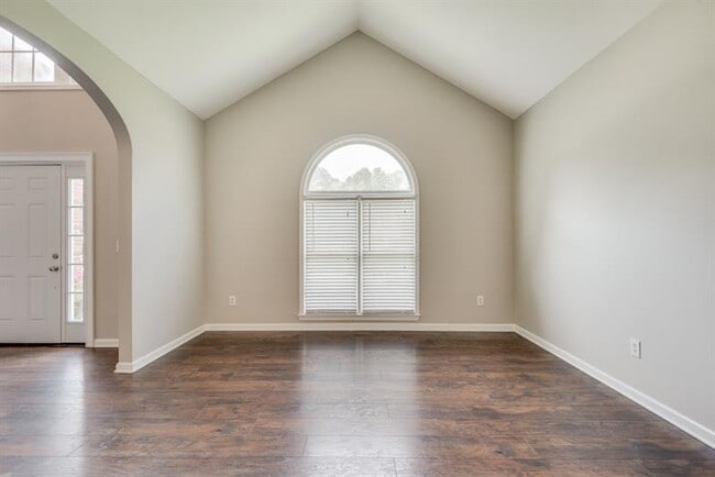 Building Photo - 6515 Fairgreen Dr