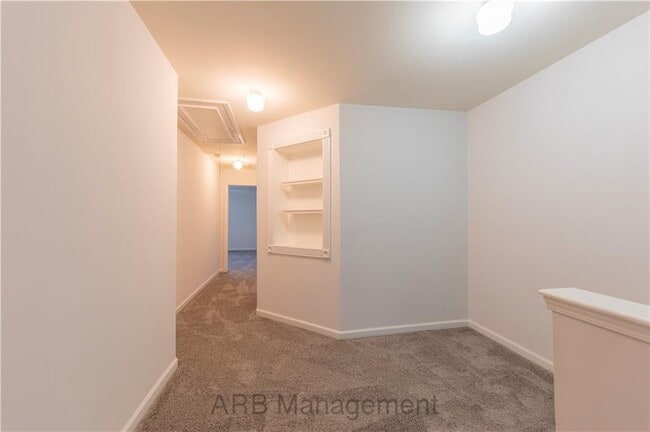 Building Photo - 4922 Sherwood Way